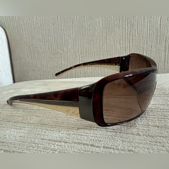 Prada Brown Tortoiseshell Sunglasses with Gradient lenses. - Picture 1 of 14